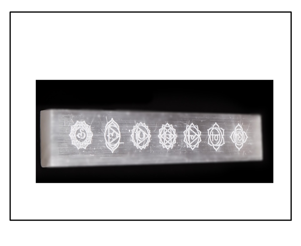 Selenita rectangular con chakras grabados 9792012