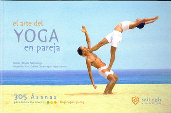 El arte del yoga en pareja