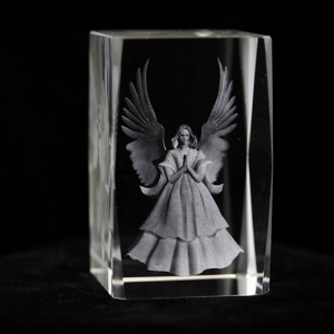 Cristal rectangular con ángel en laser 8x5x5 cm HE1957